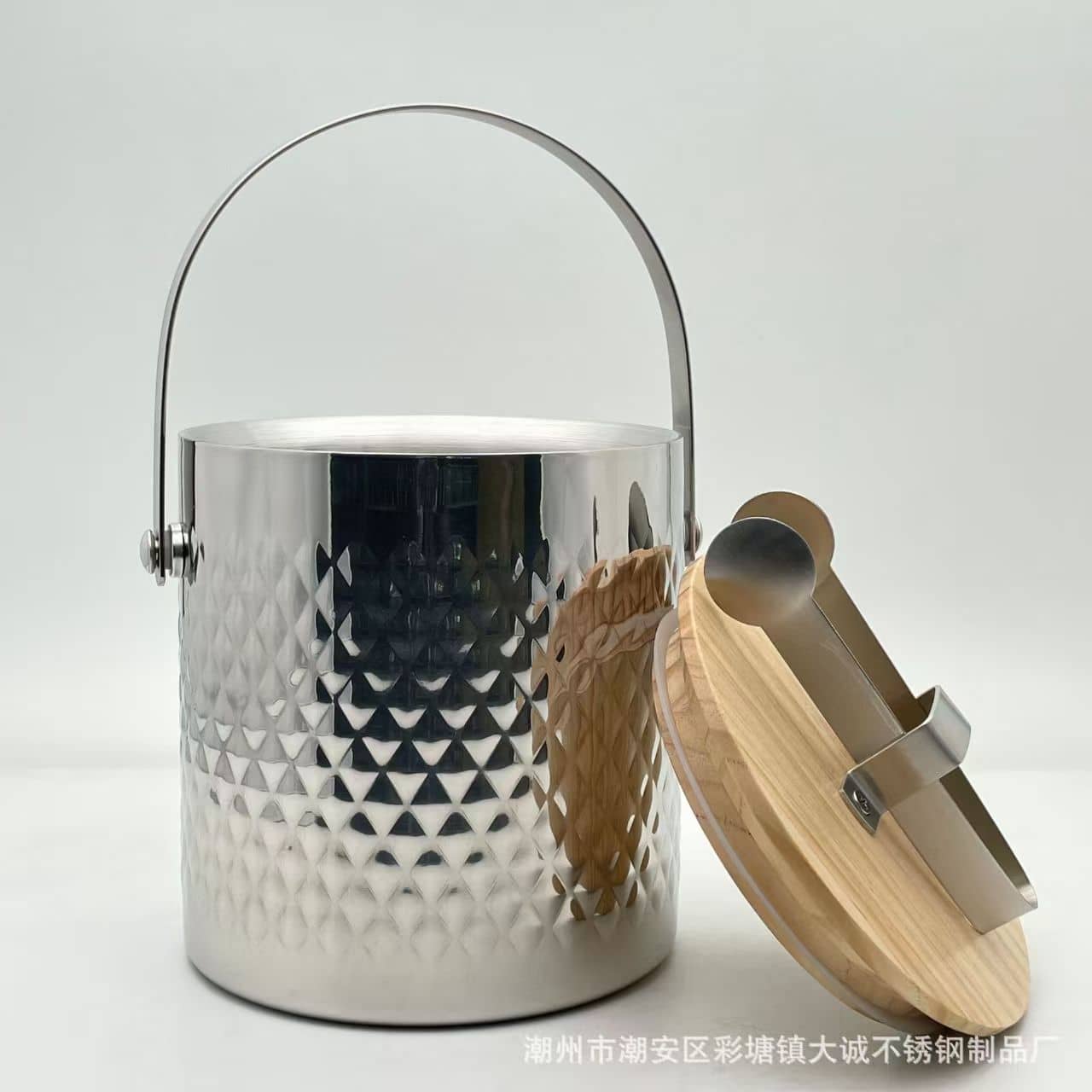 Diamond-patterned double-wall stainless steel ice bucket